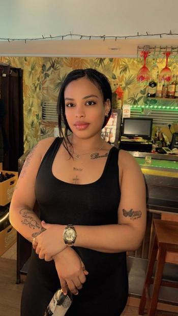 Nena, 32  female escort, Springfield