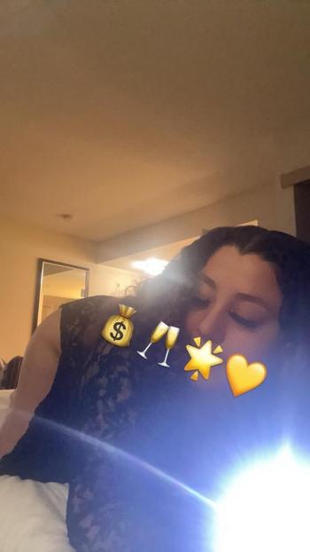 Hennesey, 23  female escort, Springfield